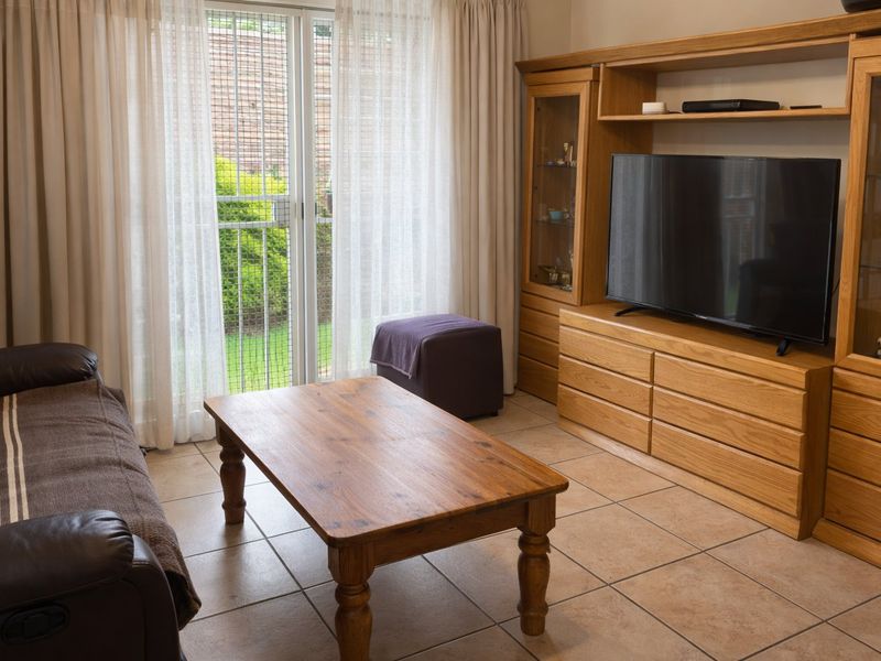 Two Bedroom Ground Floor Apartment for Sale in The Reeds - Photo 8