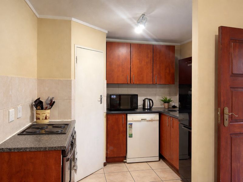 Two Bedroom Ground Floor Apartment for Sale in The Reeds - Photo 6