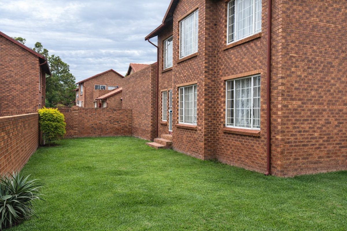 Two Bedroom Ground Floor Apartment for Sale in The Reeds - Photo 5