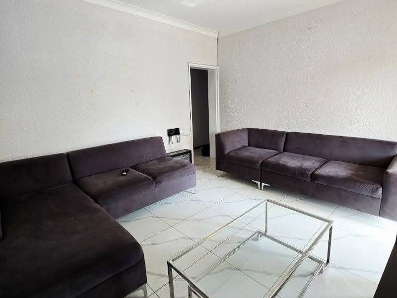 3 Bed House in Collerville for Sale - Photo 4