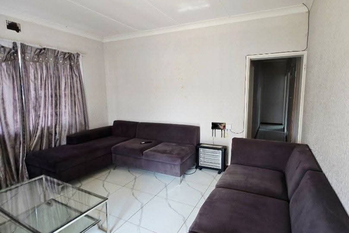 3 Bed House in Collerville for Sale - Photo 3