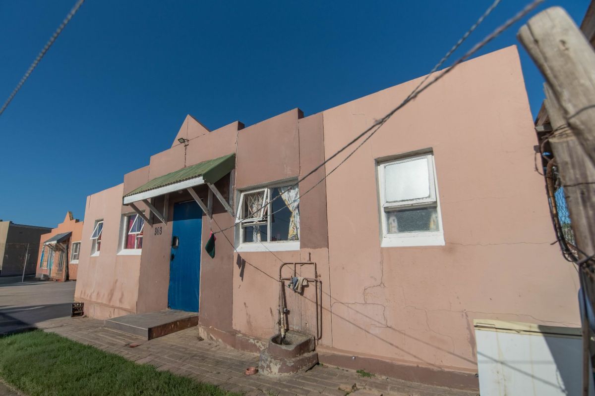 3 bedroom home in algoa park - Photo 3