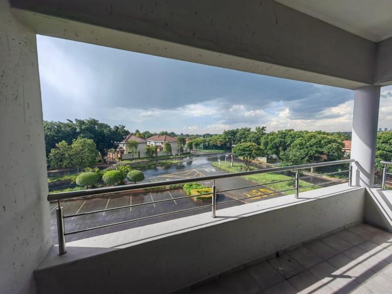 Chic flat in Hurlyvale with secure living - Photo 6