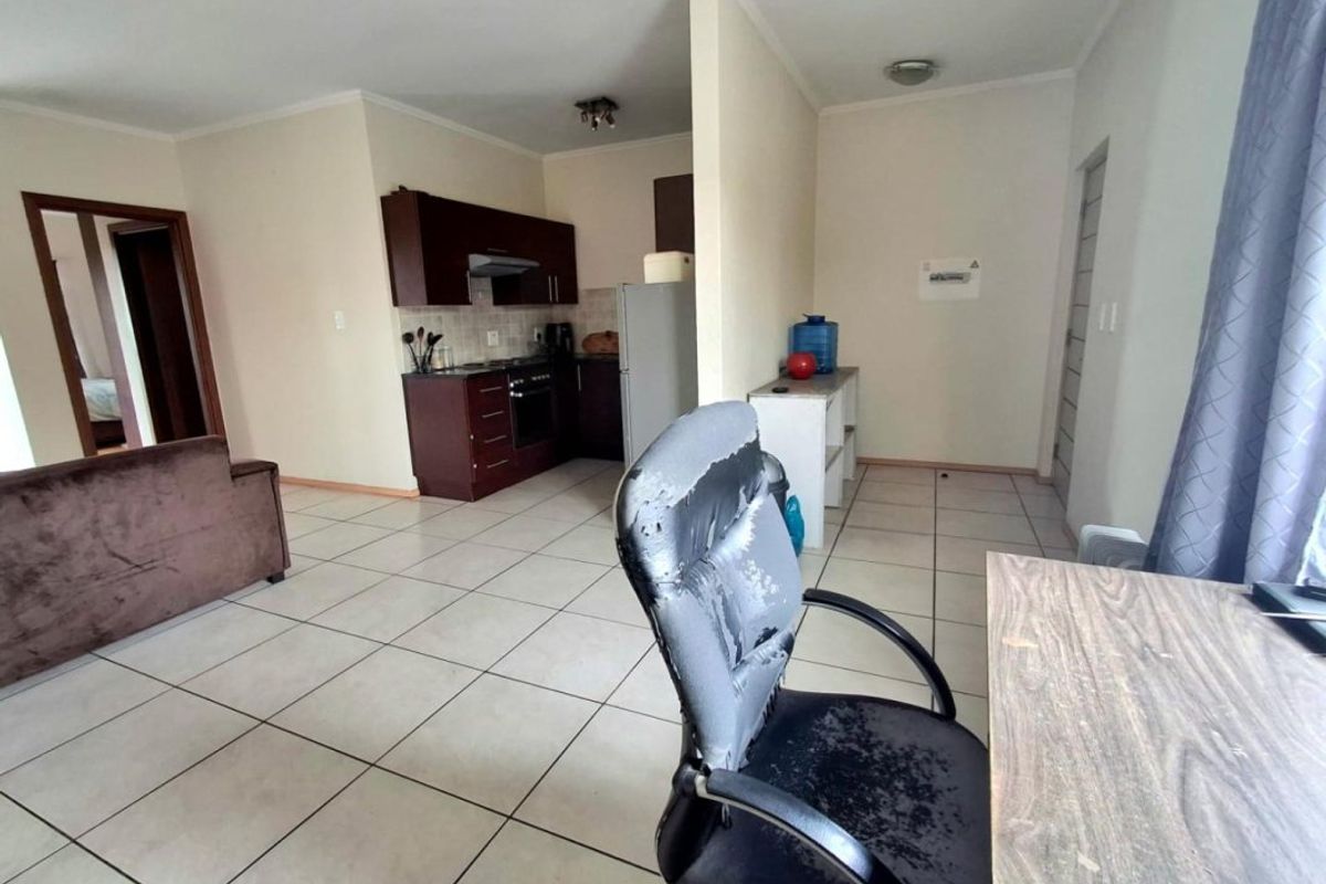 Chic flat in Hurlyvale with secure living - Photo 5