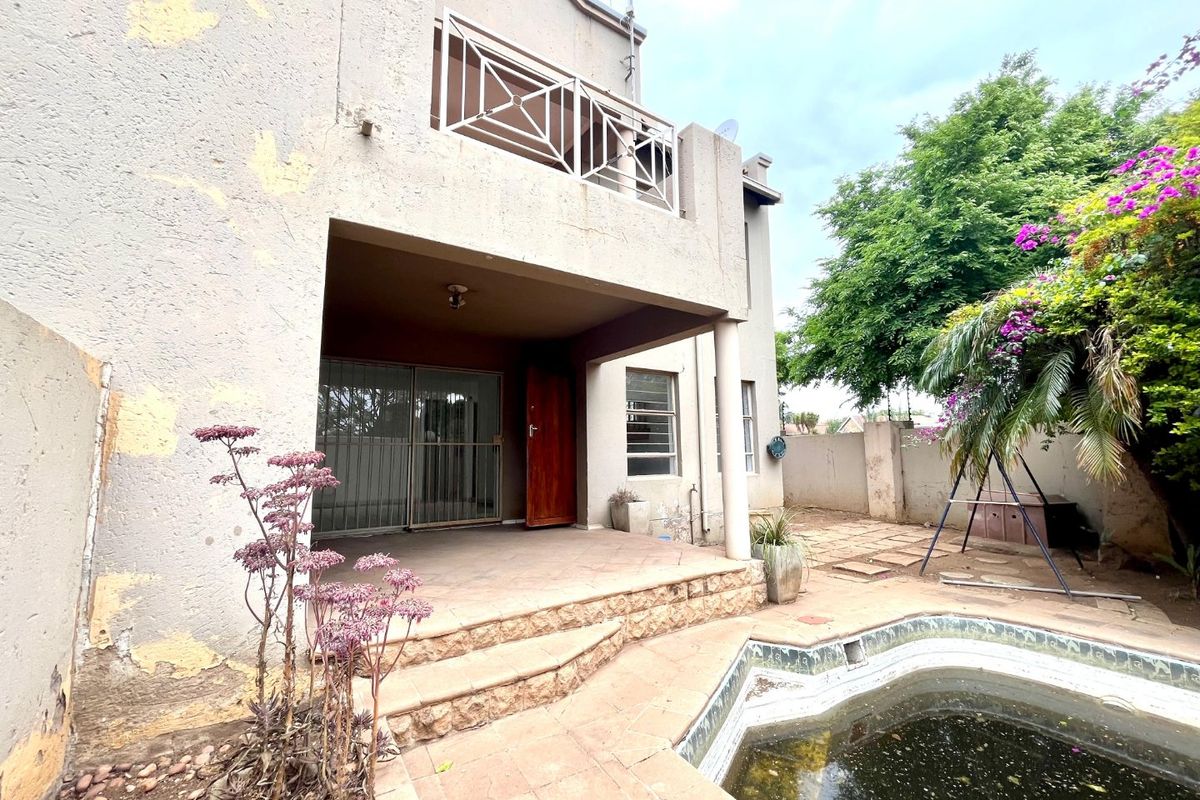 Spacious Celtisdal Townhouse for Sale - Photo 2