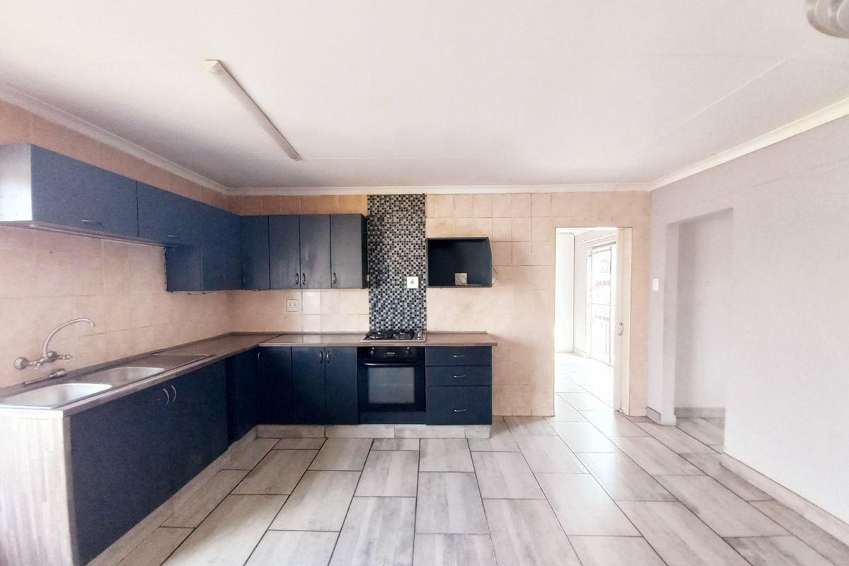 Bright open plan garden cottage with braai corner - Photo 3