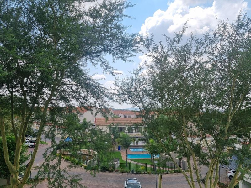 Neat, Comfortable Living in a Convenient Location - Photo 10