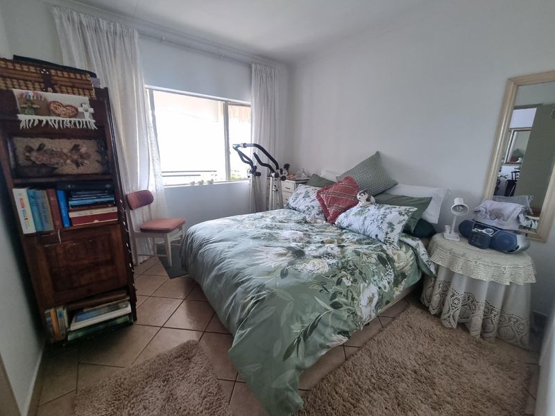 Neat, Comfortable Living in a Convenient Location - Photo 7