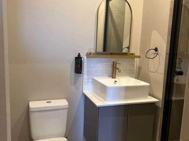 Ideal 1 bed lock up and go apartment. - Photo 8