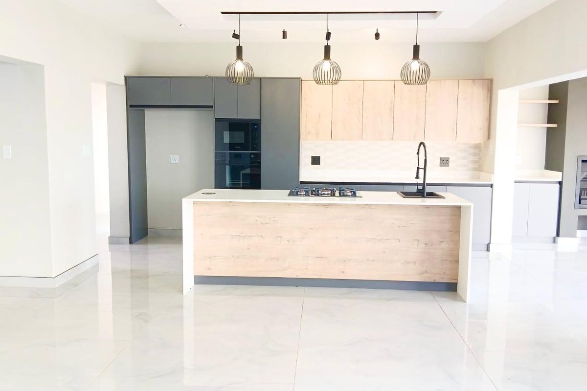 Contemporary 4 Bedroom Family Home | Double Garage | No Transfer Duty | Move-In Ready - Photo 5