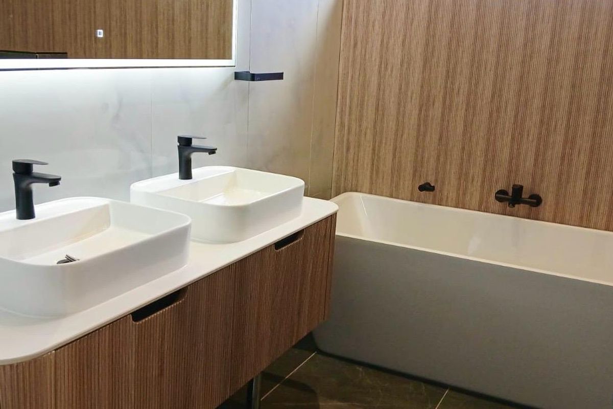 Contemporary 4 Bedroom Family Home | Double Garage | No Transfer Duty | Move-In Ready - Photo 3