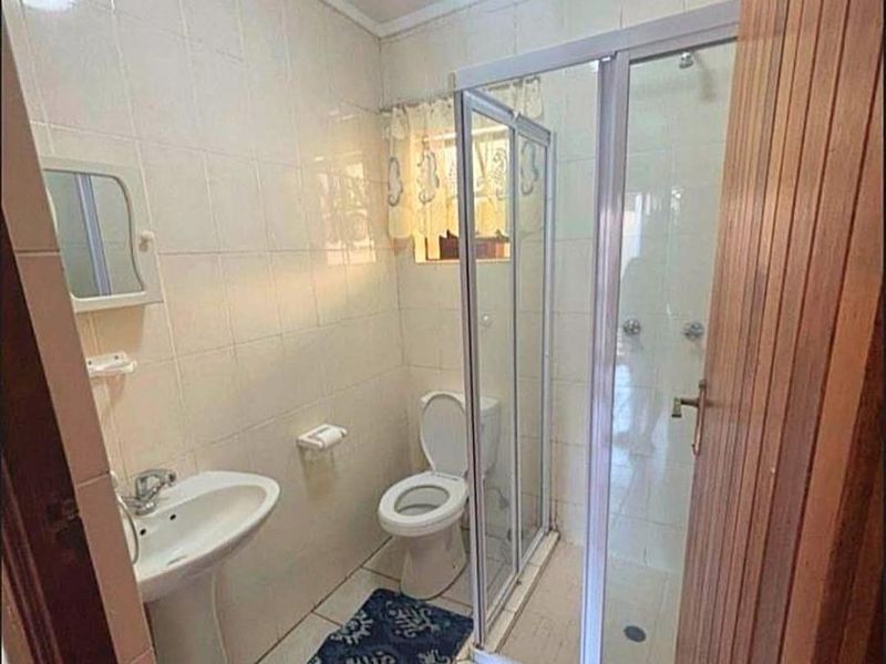 Neat En-Suite Bachelor room to Let in the heart of Brooklyn, Pretoria - Photo 6