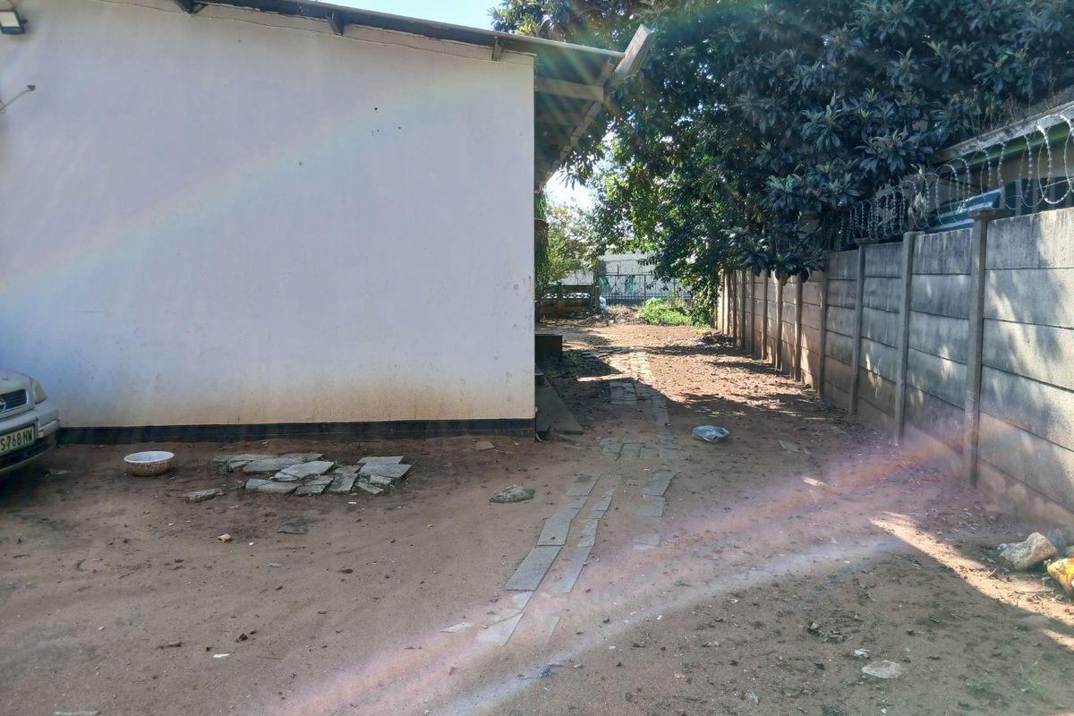 Huge 1467 sqm stand -Investors Dream with Development Potential  - Photo 5