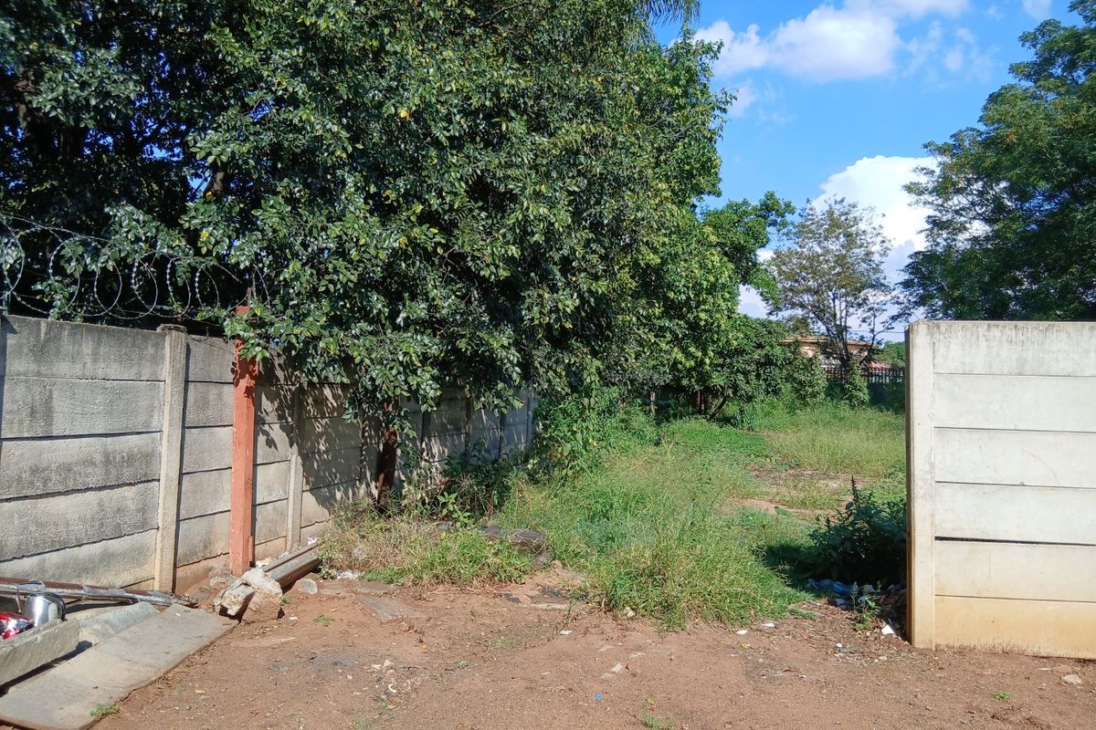 Huge 1467 sqm stand -Investors Dream with Development Potential  - Photo 4