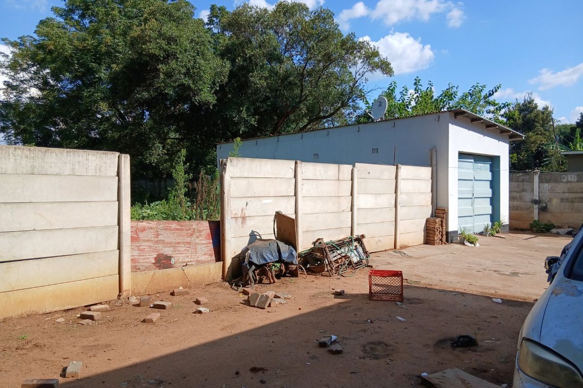 Huge 1467 sqm stand -Investors Dream with Development Potential  - Photo 2