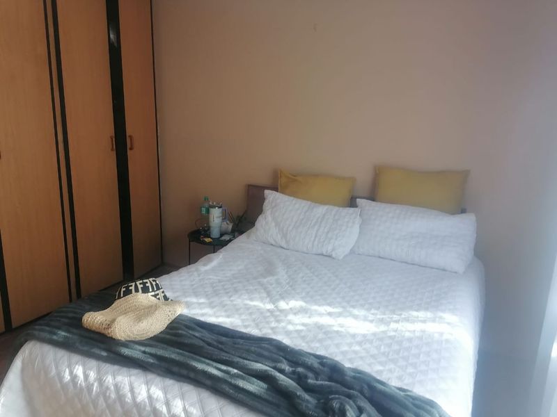 Lock up and go Unit for Sale in Navalsig, Bloemfontein - Photo 9