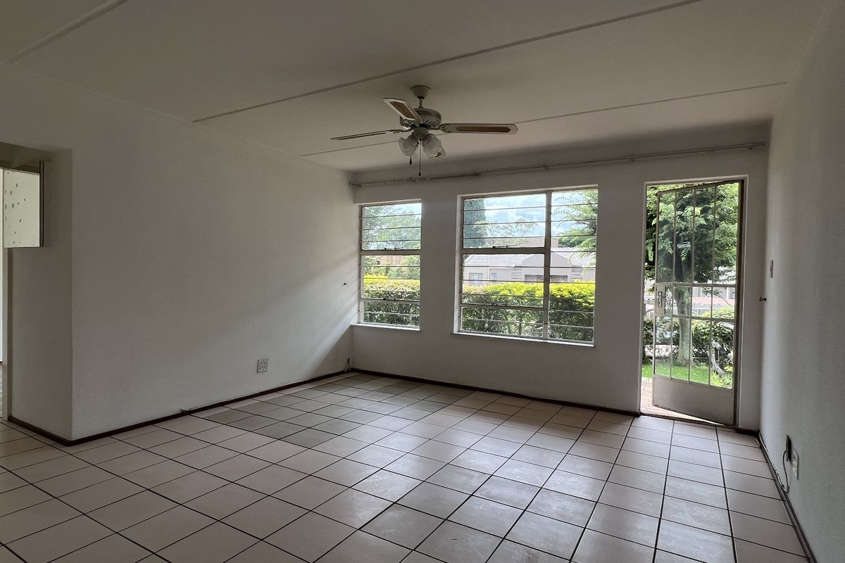 2 Bedroom Garden Unit For Sale in Bedford Gardens - Photo 3