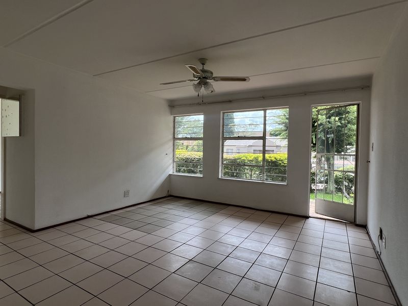 2 Bedroom Garden Unit For Sale in Bedford Gardens - Photo 3