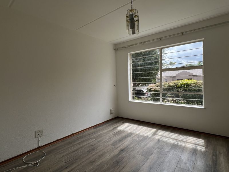 2 Bedroom Garden Unit For Sale in Bedford Gardens - Photo 6