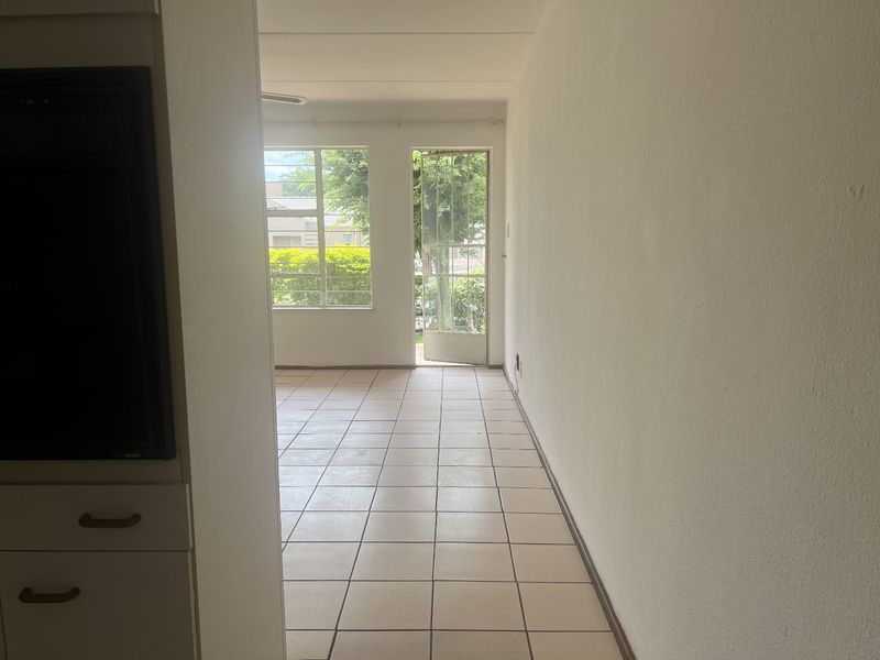 2 Bedroom Garden Unit For Sale in Bedford Gardens - Photo 4