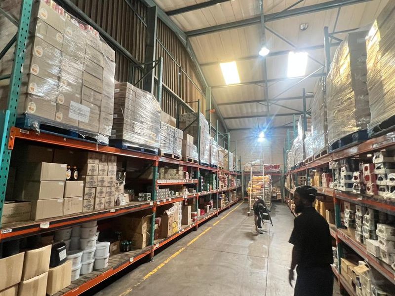 PRIME 2967m2 INDUSTRIAL GEM IN KILLARNEY GARDENS – READY FOR OCCUPANCY 1 June - Photo 2