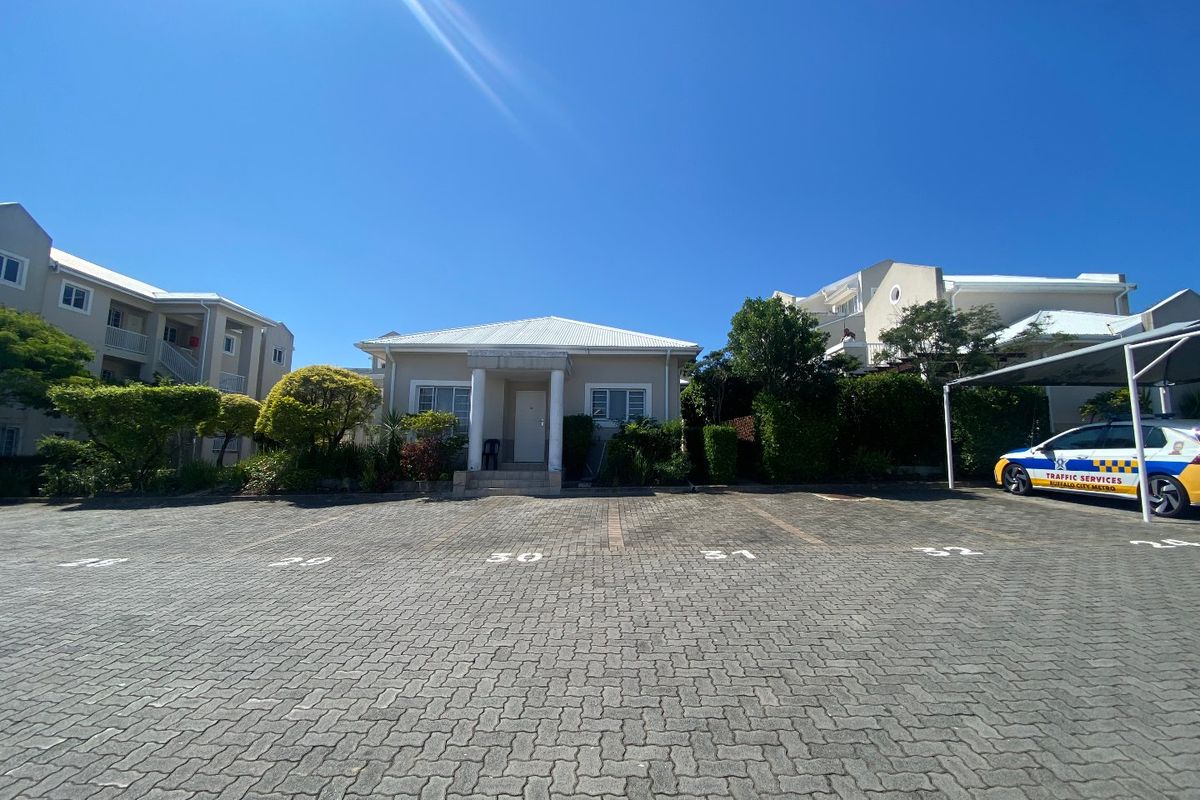 PPRA Registered  - Sole Mandate Beacon Bay Three Bedroom Townhouse - Photo 2