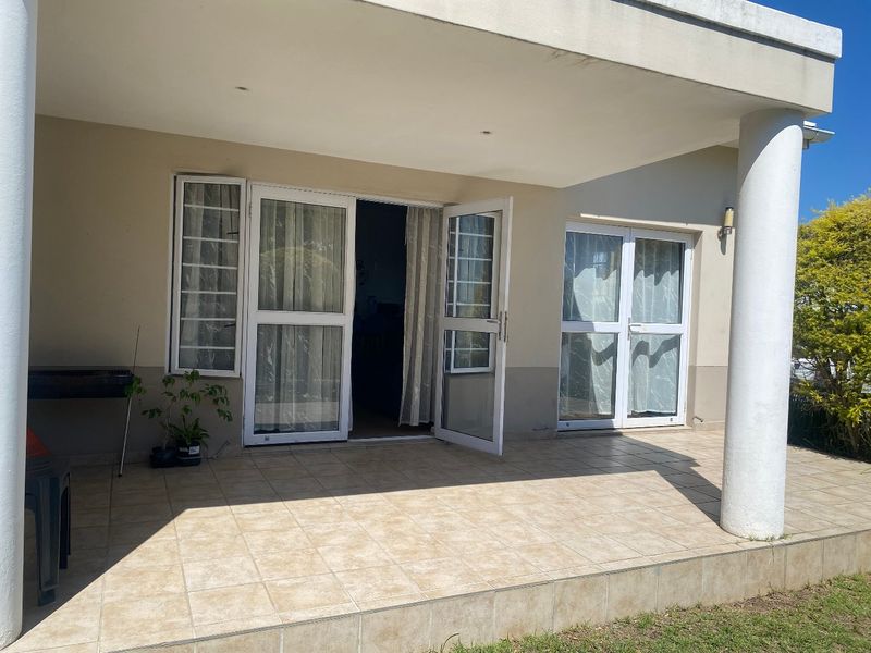 PPRA Registered  - Sole Mandate Beacon Bay Three Bedroom Townhouse - Photo 8