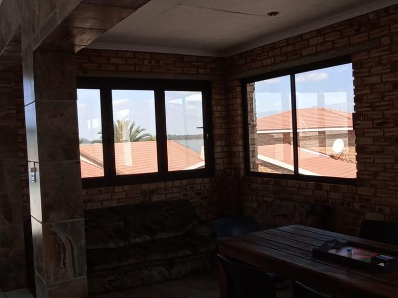 Spectacular Double Story Home with Vaal Dam Views - Photo 9