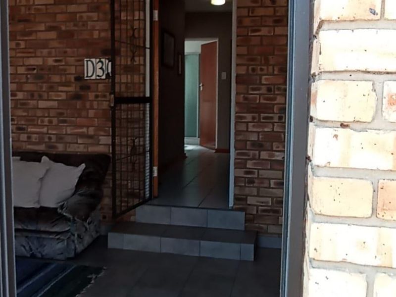 Spectacular Double Story Home with Vaal Dam Views - Photo 8