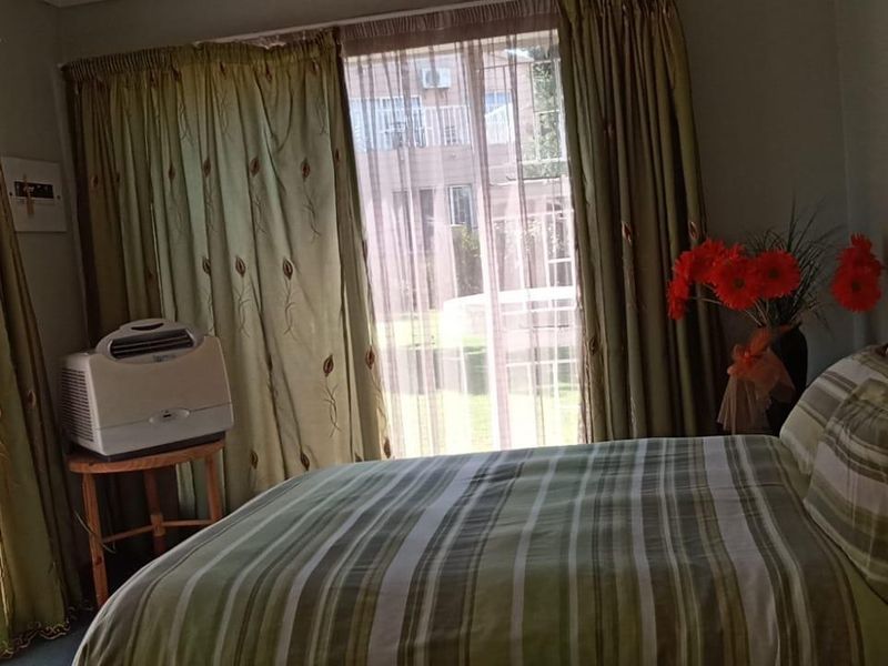 Spectacular Double Story Home with Vaal Dam Views - Photo 7