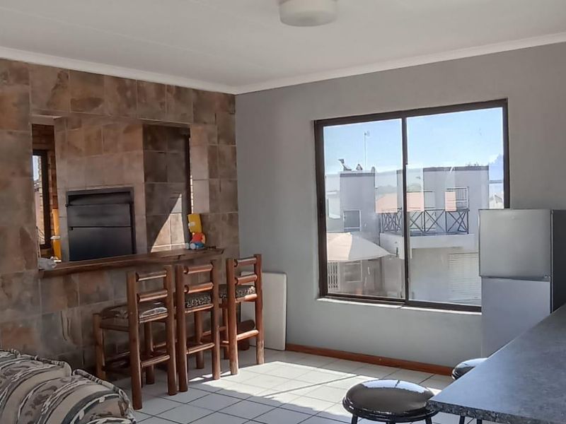 Spectacular Double Story Home with Vaal Dam Views - Photo 6