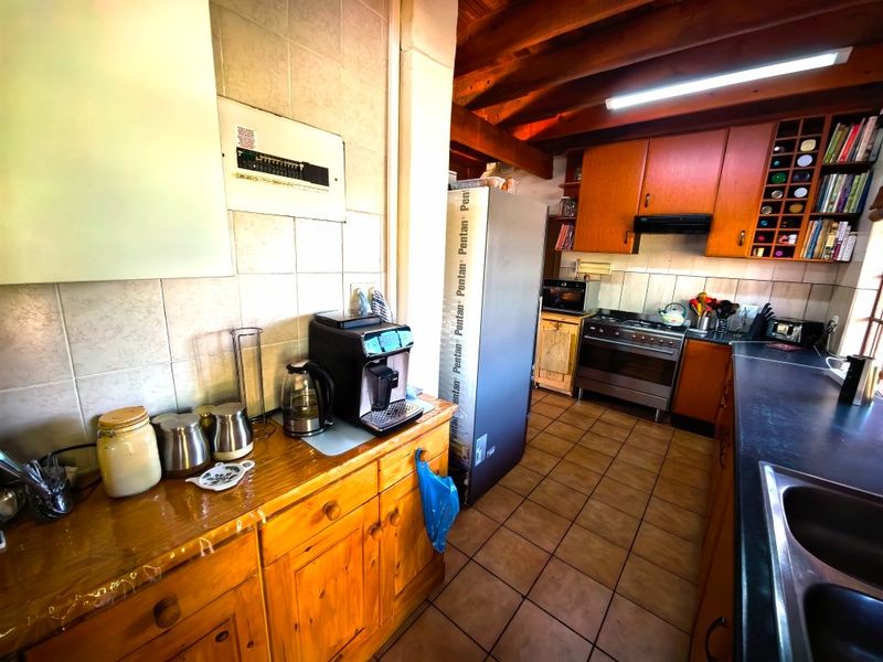 Spacious Family or Holiday Home with Endless Potential in Vaal Marina - Photo 8