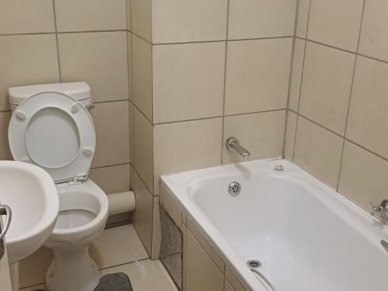 Effortless Living in Kempton Park Flat - Photo 9