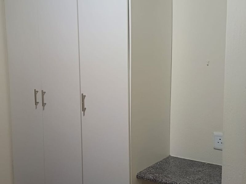 Effortless Living in Kempton Park Flat - Photo 8