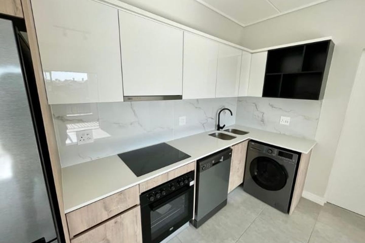 Stylist 1 Bedroom Lux Apartment to rent in Munyaka, Waterfall City Midrand  - Photo 4