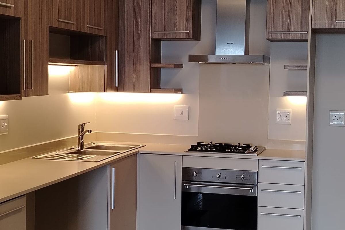 Stunning 2 Bedroom to rent in Rosebank, Sandton  - Photo 4