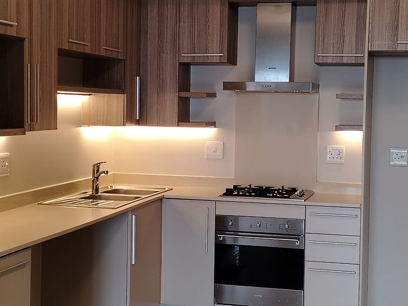 Stunning 2 Bedroom to rent in Rosebank, Sandton  - Photo 4