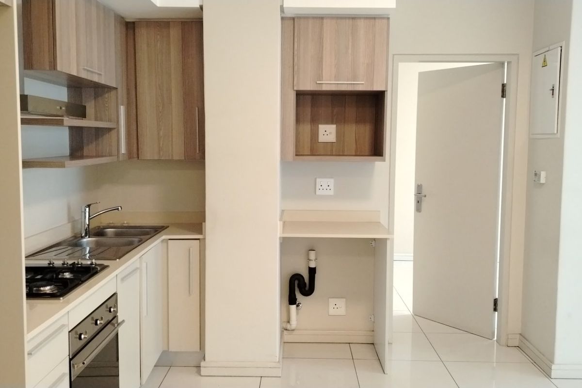 Sleek 2 Bedroom Apartment to rent in Rosebank, Sandton  - Photo 4