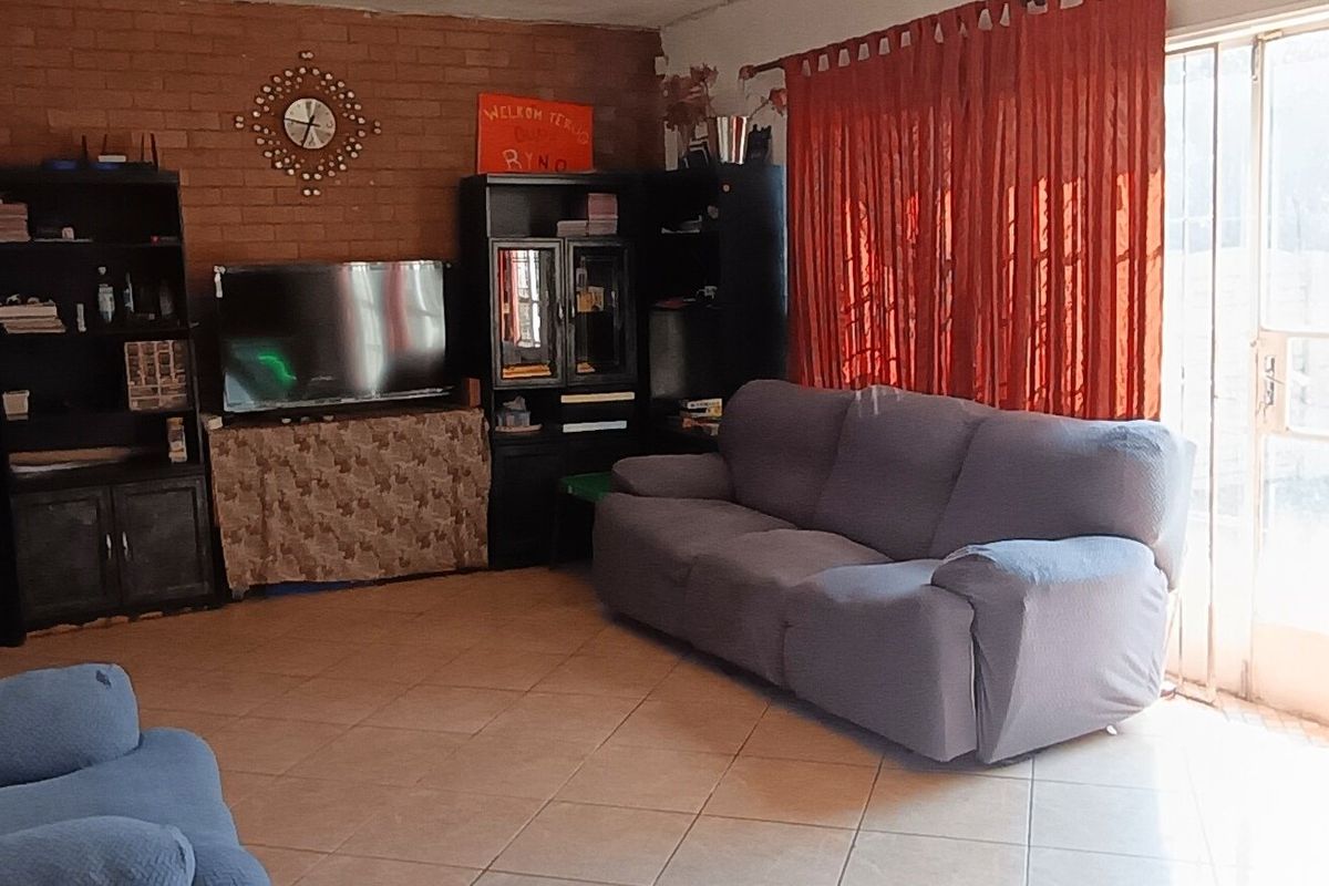 Three bedroom pet-friendly townhouse for sale  - Photo 2