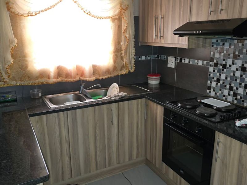 Modern home in a new Ellaton at an affordable price. - Photo 5