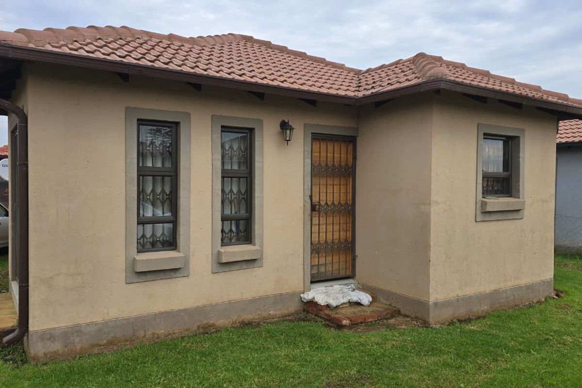 Modern home in a new Ellaton at an affordable price. - Photo 2