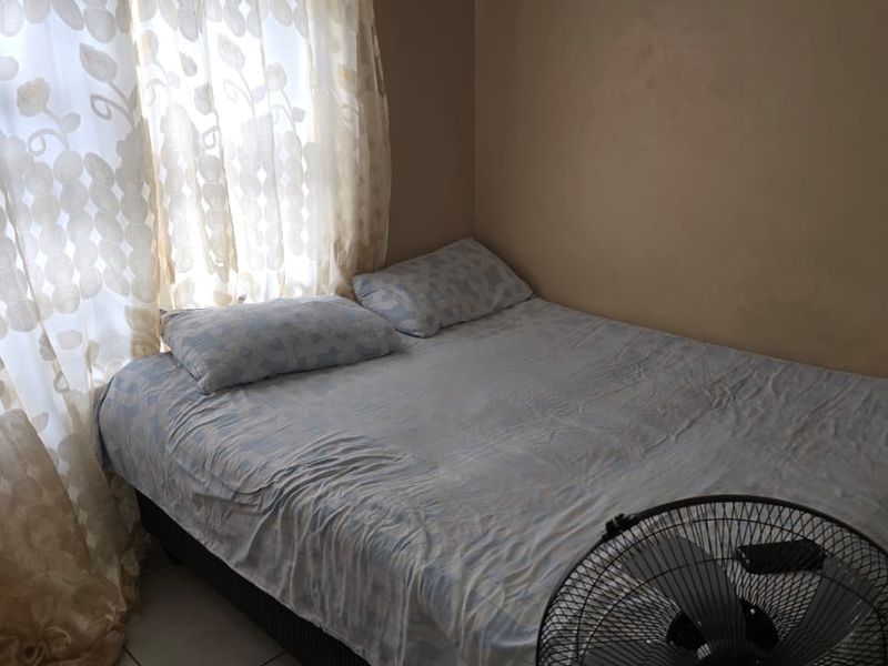 Modern home in a new Ellaton at an affordable price. - Photo 8