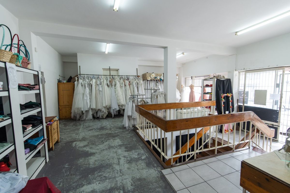 Commercial building with Mixed use and lucrative income!  - Photo 5
