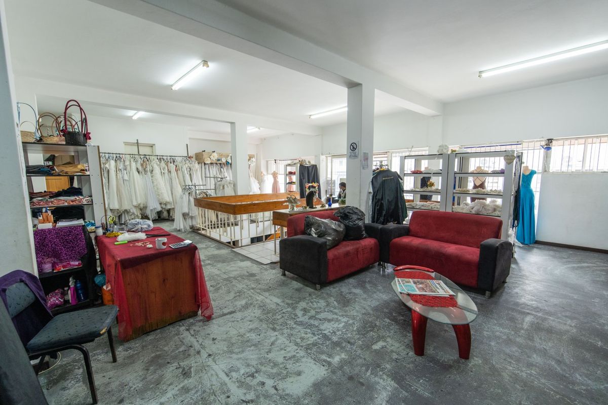 Commercial building with Mixed use and lucrative income!  - Photo 4