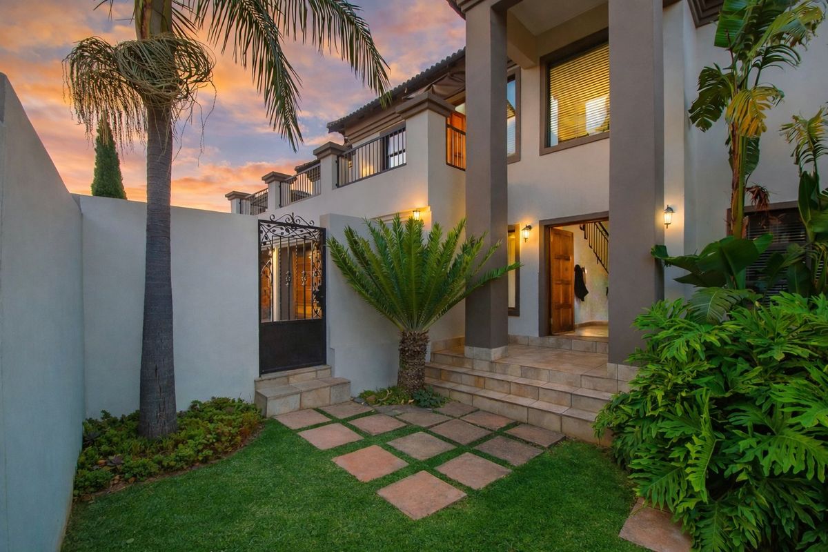 Huge 4 bedroom family home in secure estate - Photo 3