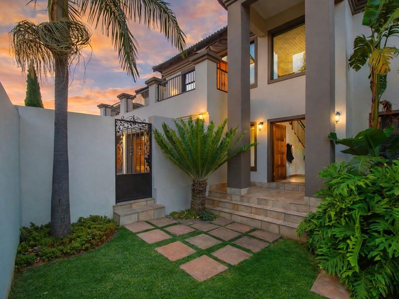 Huge 4 bedroom family home in secure estate - Photo 3