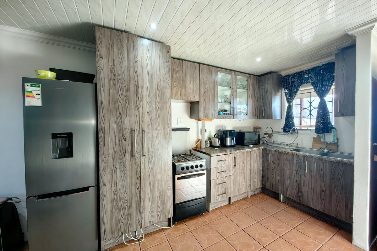 Location, Location , Location!!! - Photo 2