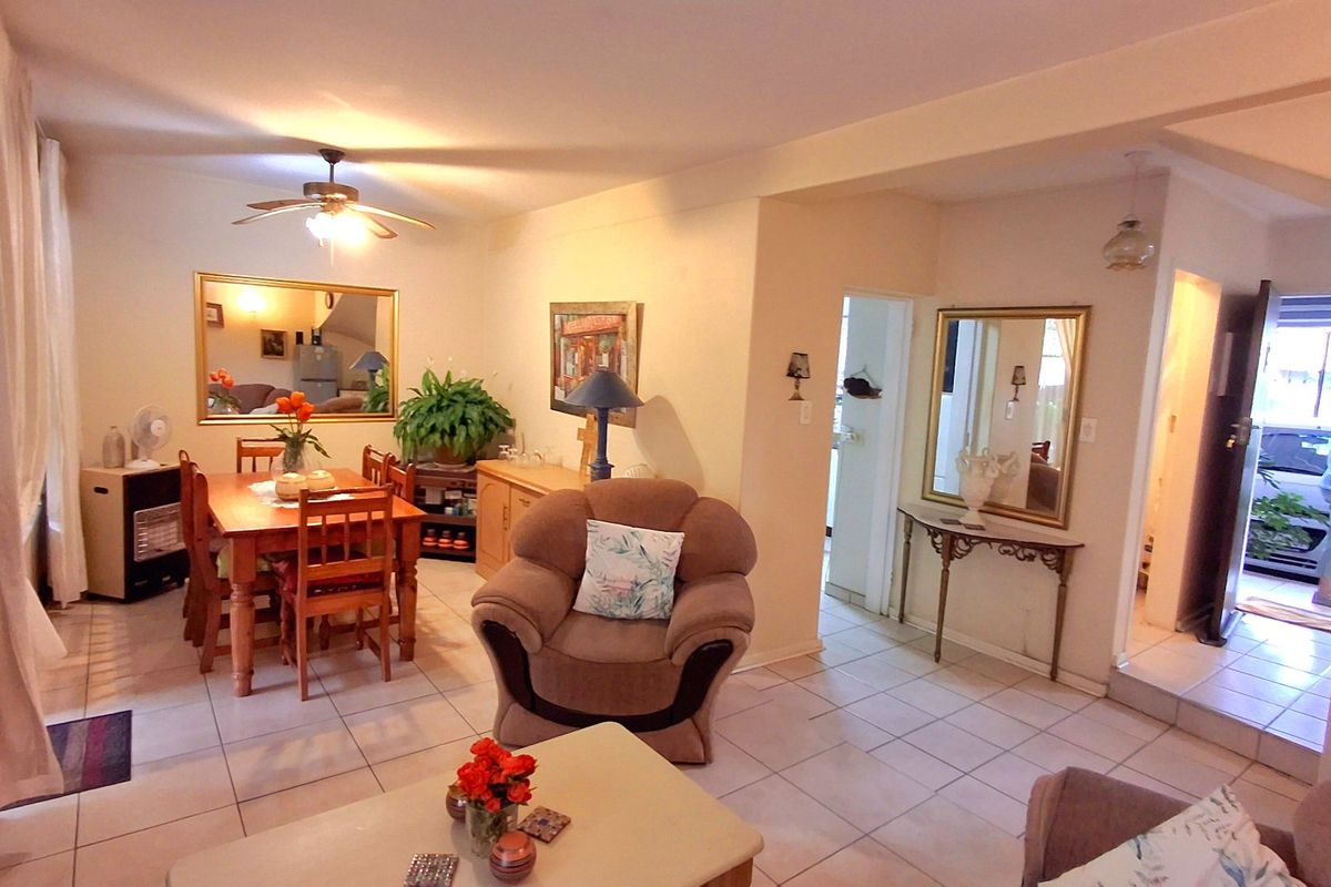 Perfect Lock-Up-and-Go Unit Close to All Amenities - Photo 2