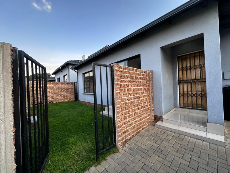 Modern Cluster Home to Rent – Parklands Estate, Parkrand, Boksburg - Photo 2