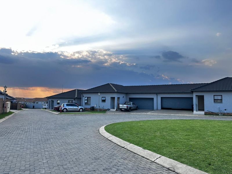 Modern Cluster Home to Rent – Parklands Estate, Parkrand, Boksburg - Photo 3